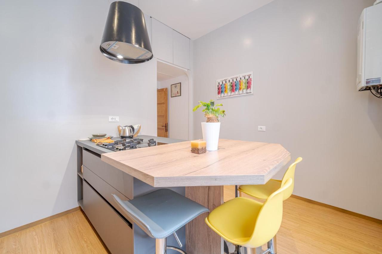 Bright Apartment A Few Steps From Via Garibaldi Genoa Exterior photo