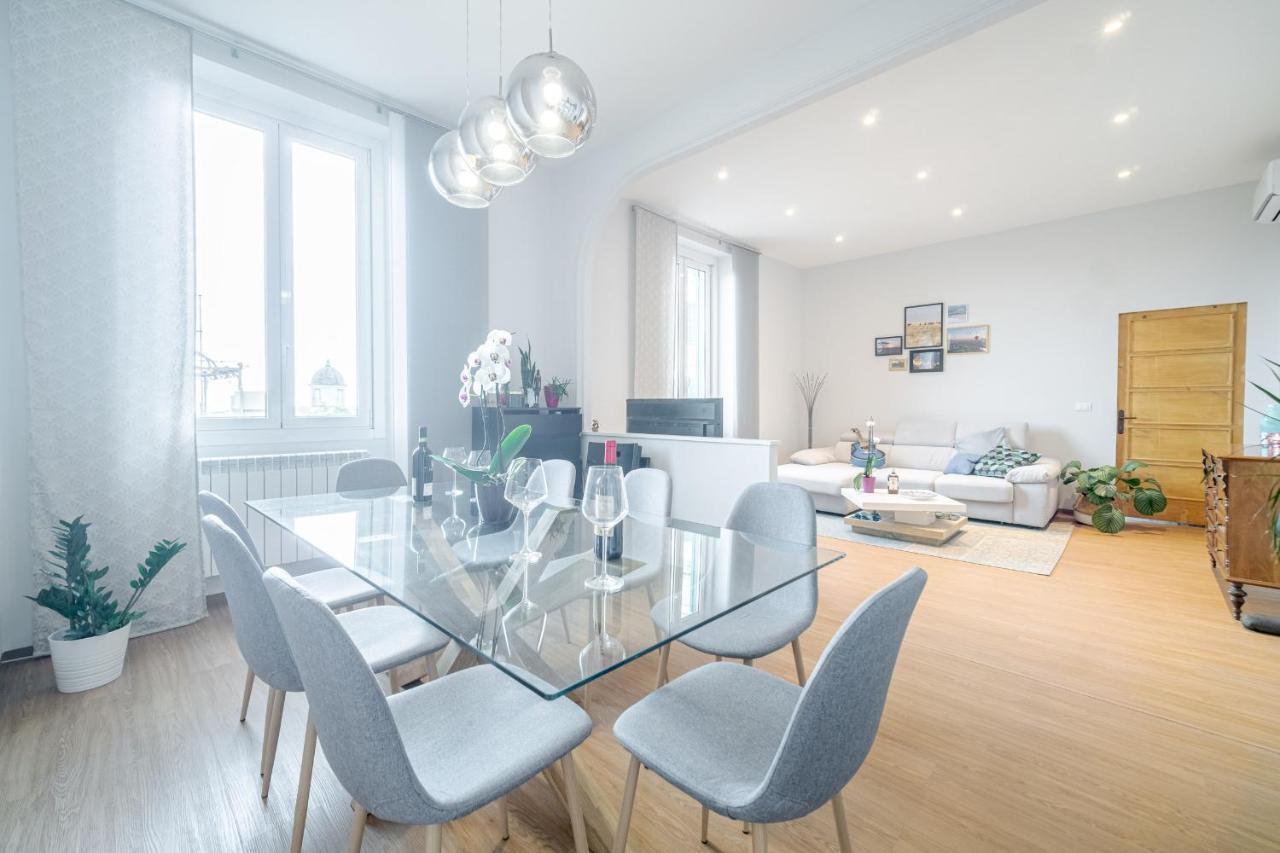 Bright Apartment A Few Steps From Via Garibaldi Genoa Exterior photo